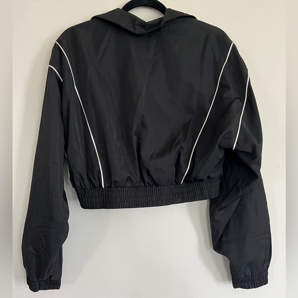 Black Cropped Jacket - Picture 2 of 2